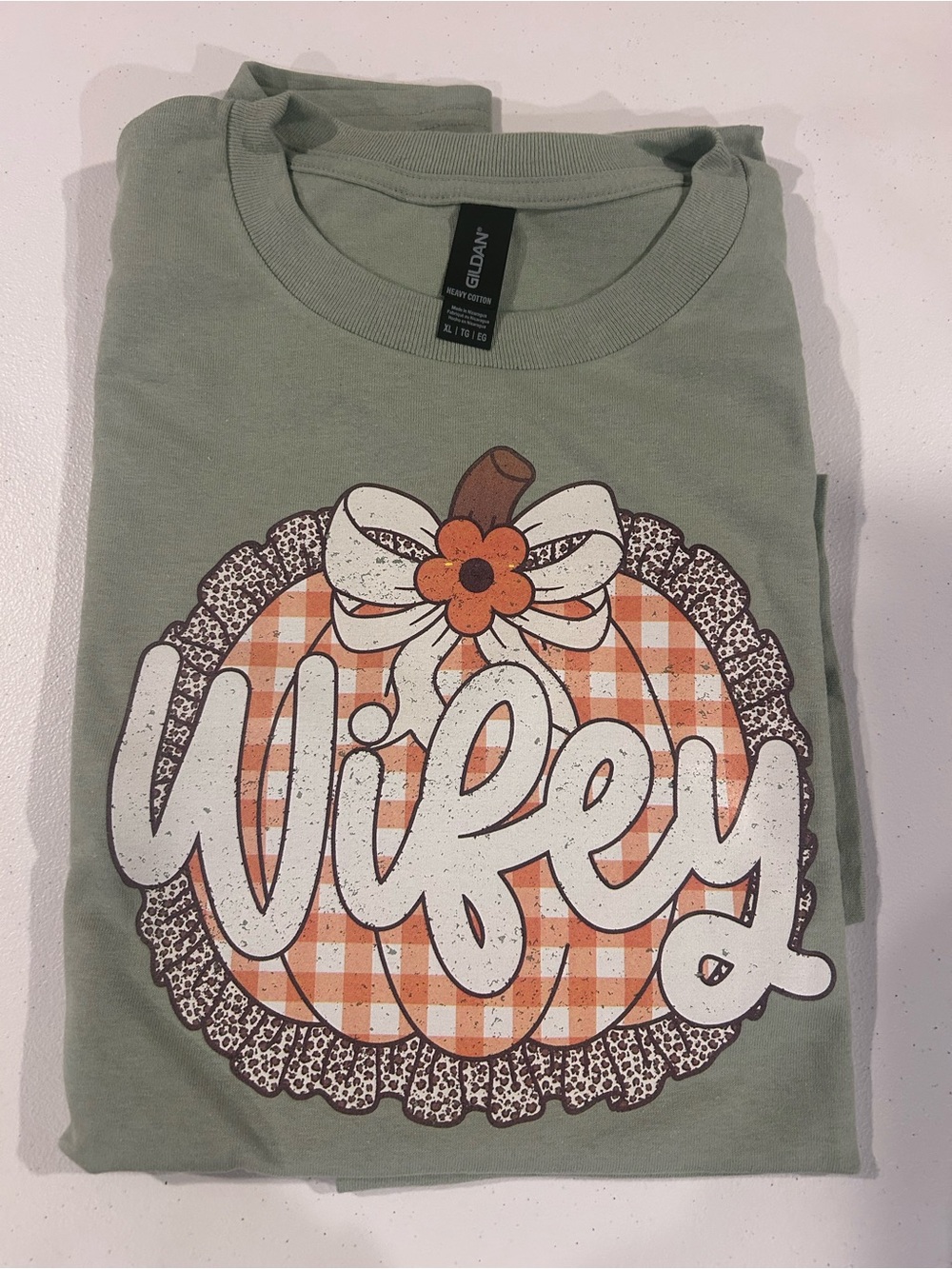 Gildan Handmade Tee